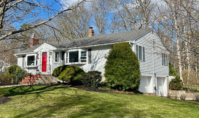 Exterior, Facade, Cape Cod