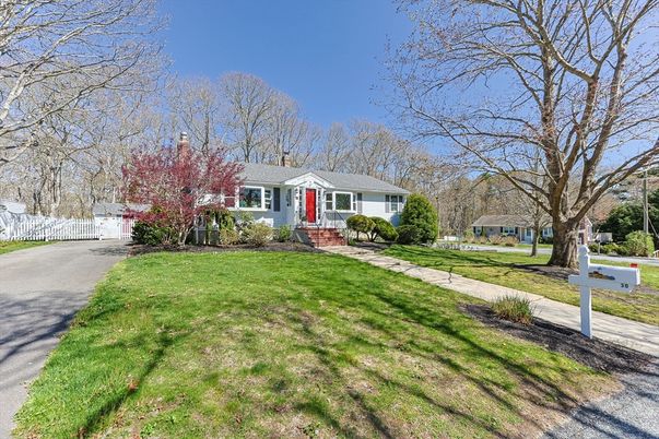 Backyard, Exterior, Facade, Cape Cod
