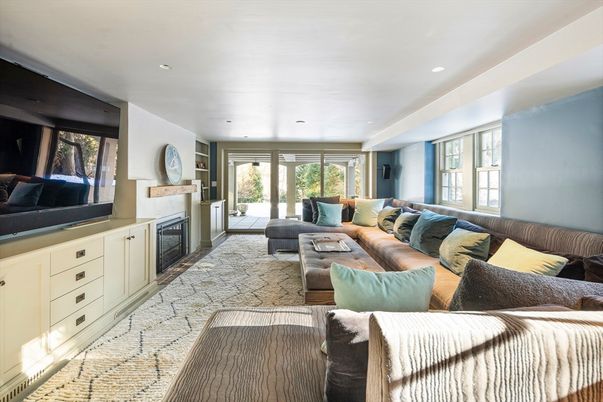 Fireplace, Interior, Living room, Recessed Lighting