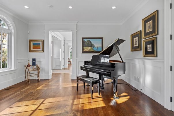 Interior, Piano, Recessed Lighting, Wood Texture Flooring