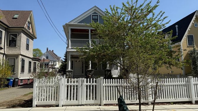 Exterior, Facade, Queen Anne Victorian
