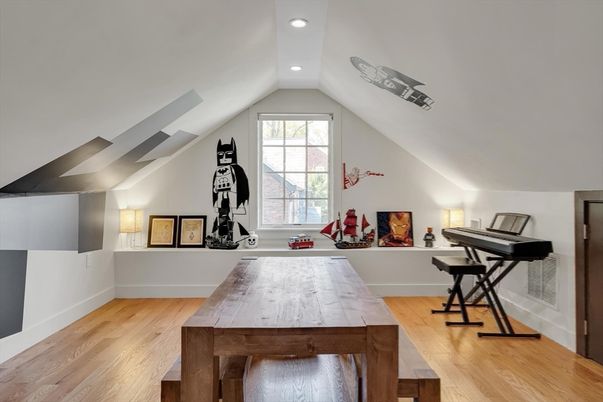 Interior, Piano, Recessed Lighting, Wood Texture Flooring
