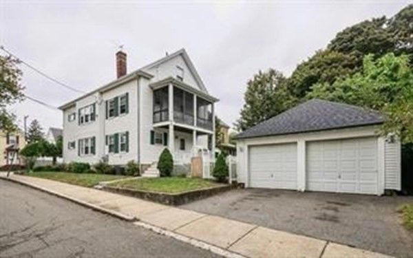 Attached, Exterior, Facade, Tudor Revival