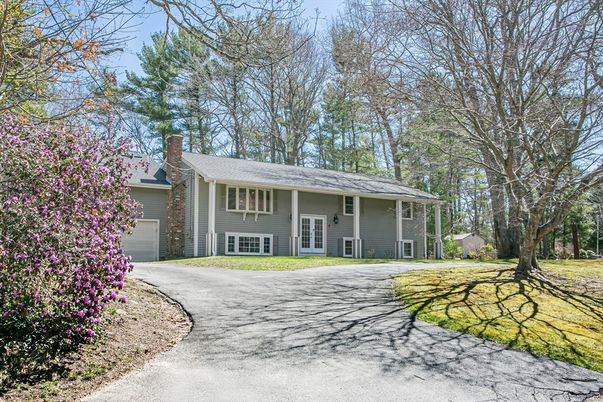 Backyard, Exterior, Facade, Ranch