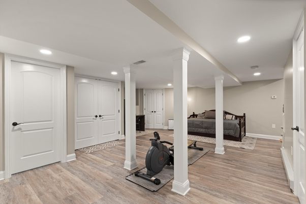 Bedroom, Fitness Equipment, Interior, Recessed Lighting, Wood Texture Flooring