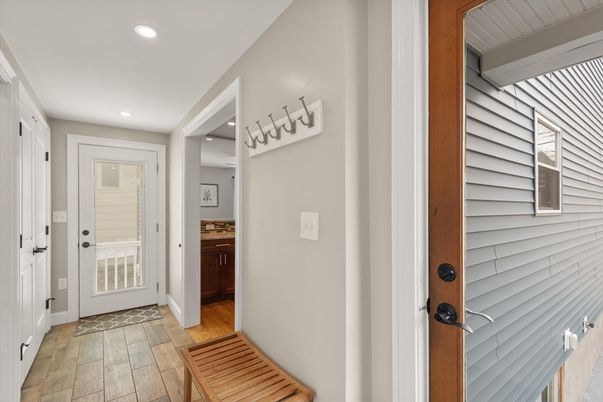 Interior, Recessed Lighting, Wood Texture Flooring