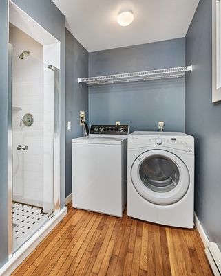 Interior, Utility Closets, Washer, Wood Texture Flooring
