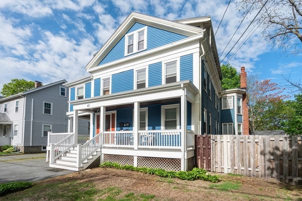 Exterior, Facade, Queen Anne Victorian
