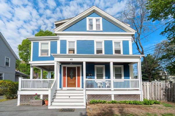 Exterior, Facade, Queen Anne Victorian