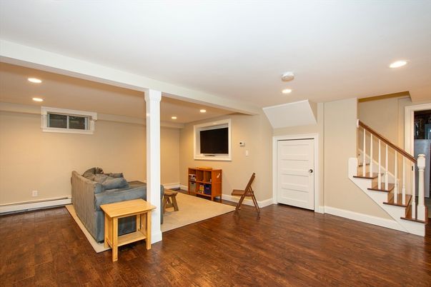 Interior, Recessed Lighting, Wood Texture Flooring