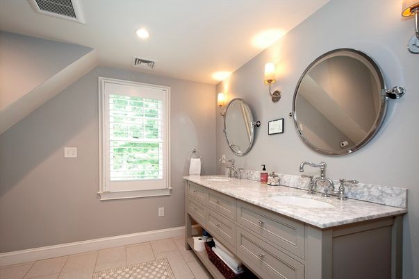 Bathroom, Dual Sink Vanities, Interior, Recessed Lighting