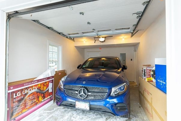 Garage, Interior