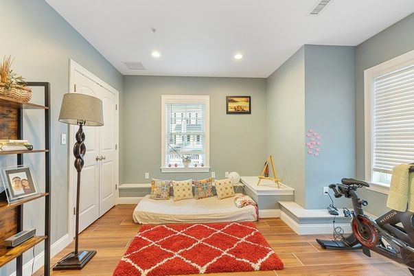 Fitness Equipment, Interior, Recessed Lighting, Wood Texture Flooring