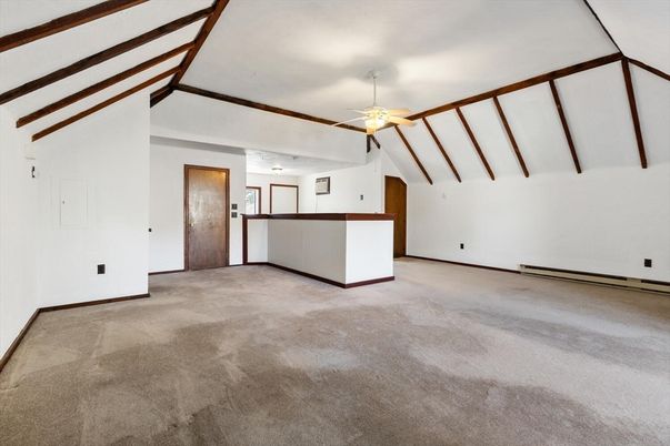 Empty room, Interior, Wooden Beams