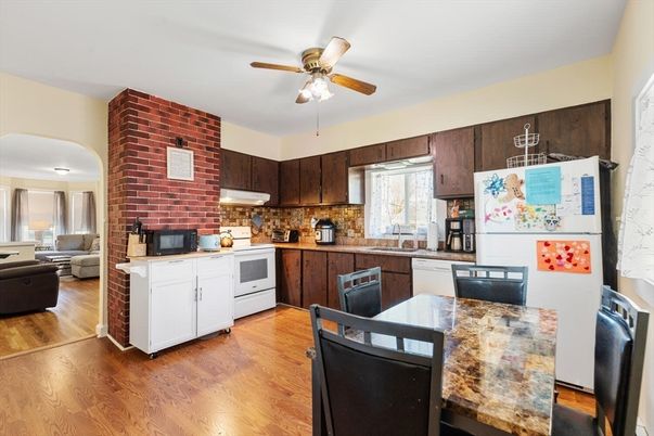 Dining room, Interior, Kitchen, Stone Walls, Wood Texture Flooring
