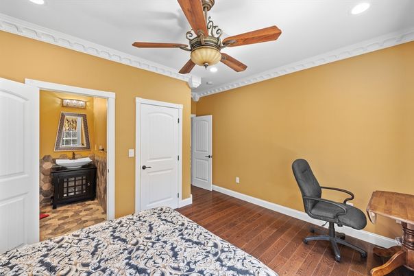 Home Office, Interior, Recessed Lighting, Wood Texture Flooring