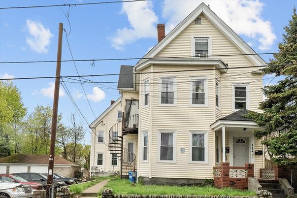 Exterior, Facade, Queen Anne Victorian