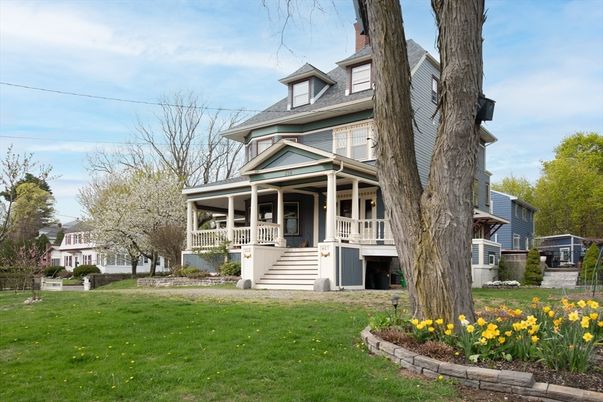 Backyard, Exterior, Facade, American Foursquare
