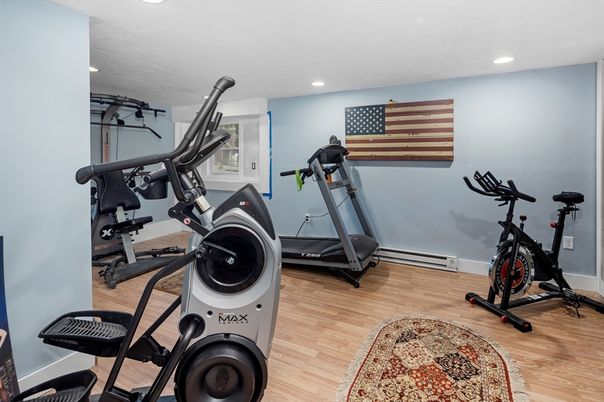Fitness Equipment, Interior, Recessed Lighting, Wood Texture Flooring