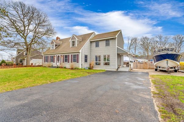 Backyard, Exterior, Facade, Cape Cod