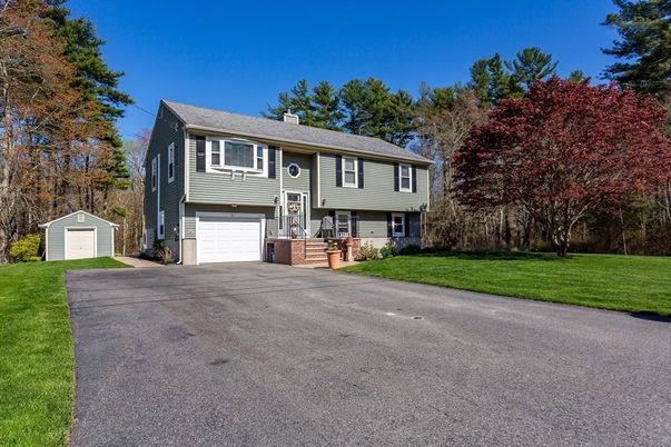 Attached, Detached Garage, Exterior, Facade, Raised Ranch