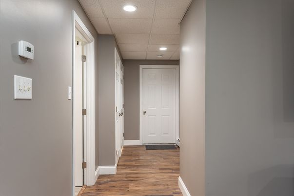 Interior, Recessed Lighting, Wood Texture Flooring