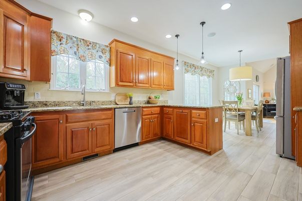 Dining room, Interior, Kitchen, Pendant Lights, Recessed Lighting, Wood Texture Flooring