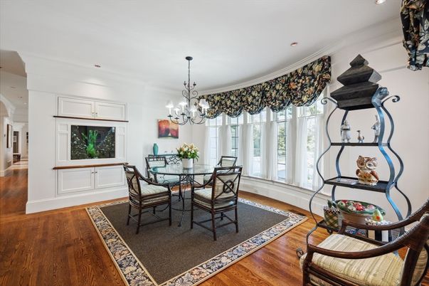 Chandelier, Dining room, Interior, Recessed Lighting, Wood Texture Flooring