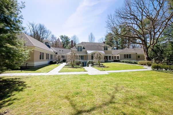Backyard, Exterior, Facade, Cape Cod