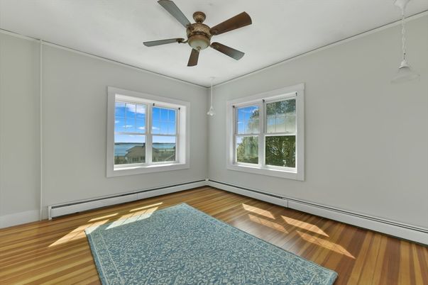 Empty room, Interior, Pendant Lights, Wood Texture Flooring