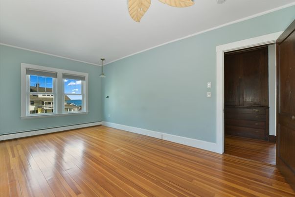 Empty room, Interior, Pendant Lights, Wood Texture Flooring