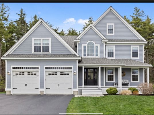 Attached, Exterior, Facade, Farmhouse