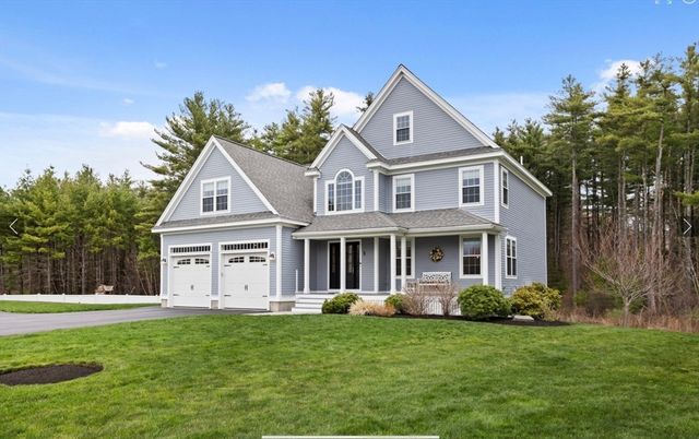 Attached, Exterior, Facade, Farmhouse