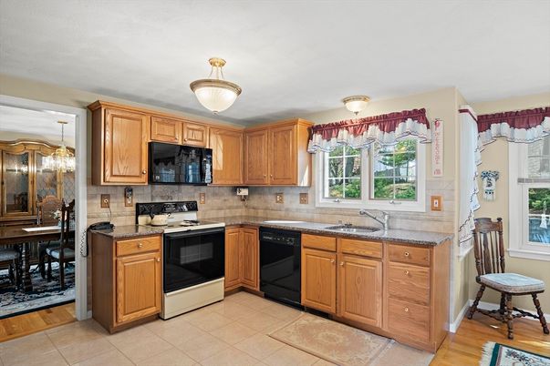 Chandelier, Dining room, Interior, Kitchen, Pendant Lights, Wood Texture Flooring