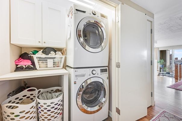 Interior, Utility Closets, Washer, Wood Texture Flooring