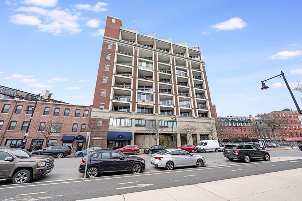 Exterior, Facade, Chicago School
