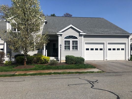 Attached, Exterior, Facade, Cape Cod
