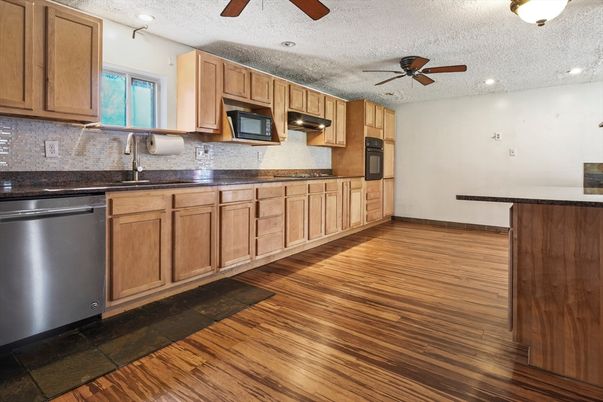 Interior, Kitchen, Recessed Lighting, Wood Texture Flooring