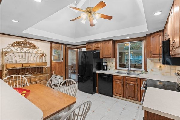 Dining room, Interior, Kitchen, Recessed Lighting