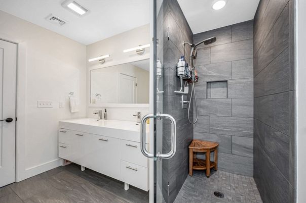 Bathroom, Interior, Recessed Lighting