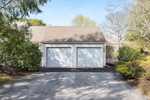 Detached Garage, Exterior