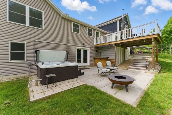 Backyard, Exterior, Hot Tub