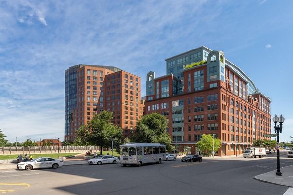 Exterior, Facade, Highrise