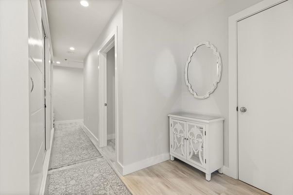 Interior, Recessed Lighting, Wood Texture Flooring