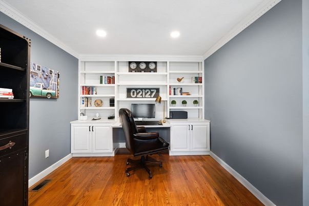 Home Office, Interior, Recessed Lighting, Wood Texture Flooring