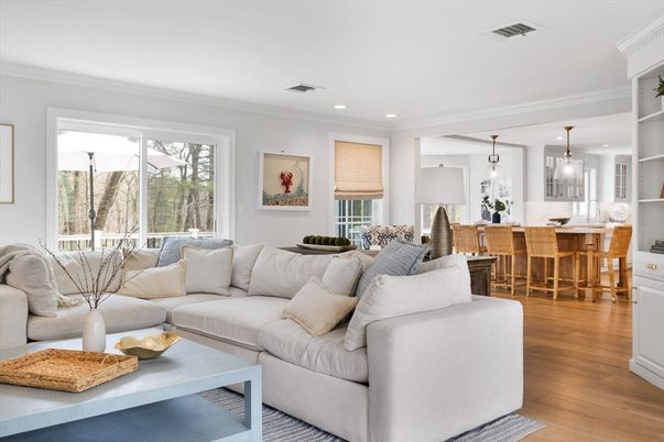 Interior, Kitchen, Living room, Pendant Lights, Recessed Lighting, Wood Texture Flooring