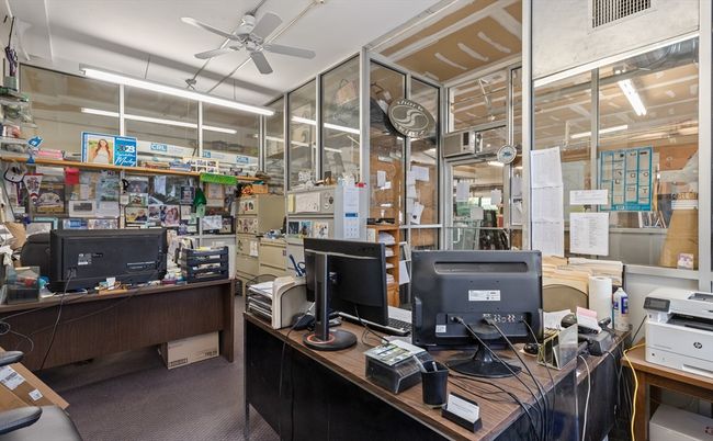 Home Office, Interior