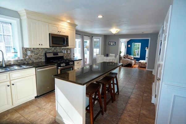 Interior, Kitchen, Living room, Recessed Lighting, Stainless Steel Appliances