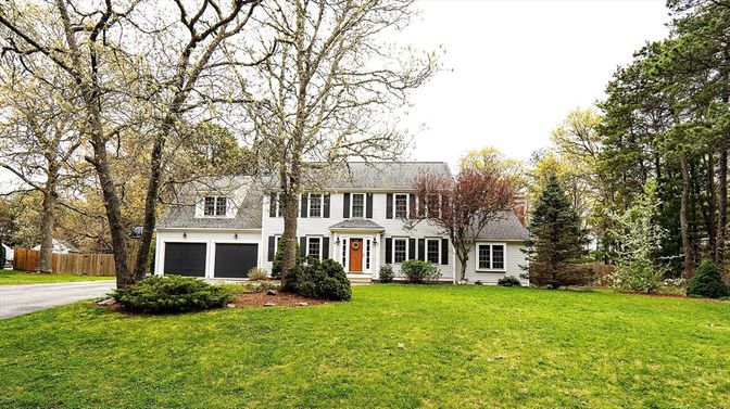 Attached, Backyard, Exterior, Facade, Georgian