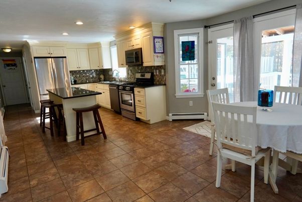 Dining room, Interior, Kitchen, Recessed Lighting, Stainless Steel Appliances